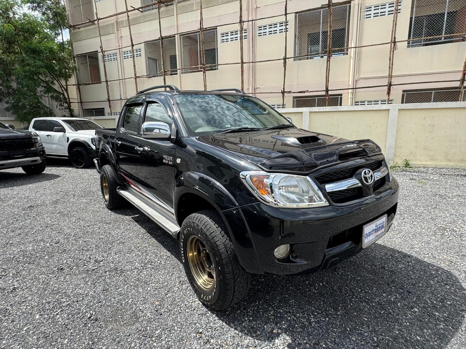 2005 TOYOTA HILUX VIGO DOUBLE CAB 3.0 4WD AT BLACK